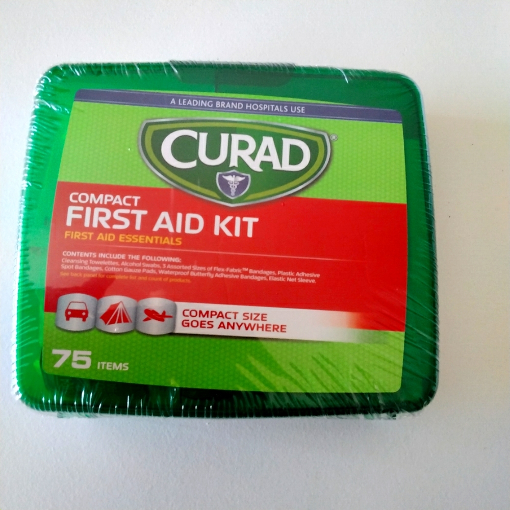 COMPACT FIRST AID KIT, 75 ITEMS